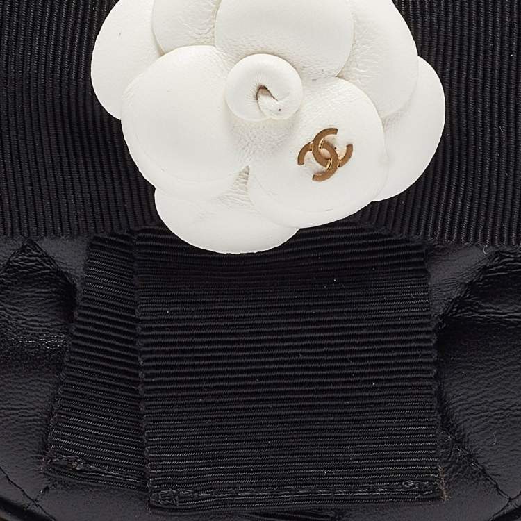 Pre Owned Chanel Black Quilted Leather Mini Round Camellia Clutch