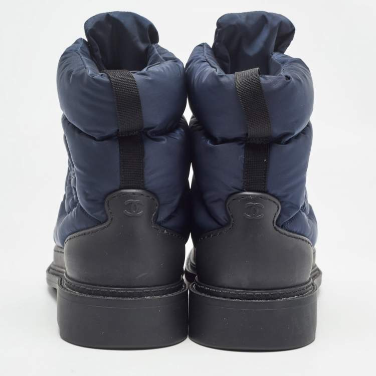 Pre Owned Chanel Navy Blue Nylon Interlocking CC Logo Snow Boots Size 40