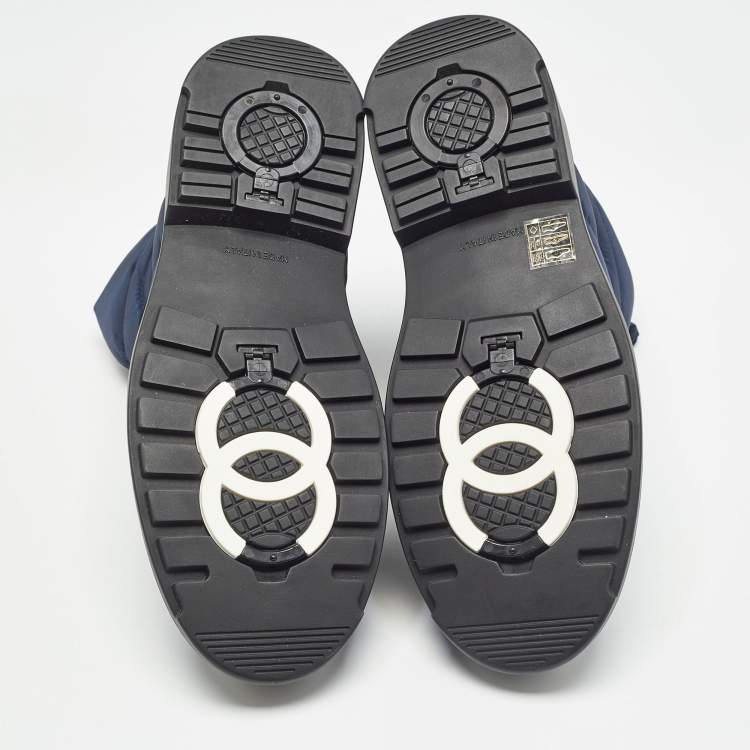 Pre Owned Chanel Navy Blue Nylon Interlocking CC Logo Snow Boots Size 40