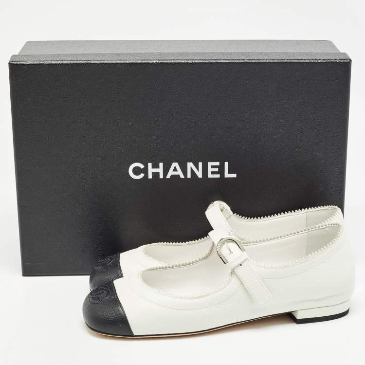 Pre Owned Chanel White/Black Leather CC Mary Jane Flats Size 36