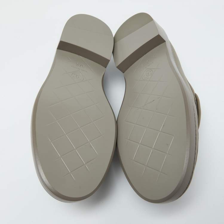 Pre Owned Chanel Grey Quilted Leather CC Turnlock Loafers Size 37.5