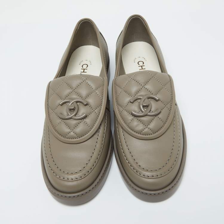 Pre Owned Chanel Grey Quilted Leather CC Turnlock Loafers Size 37.5