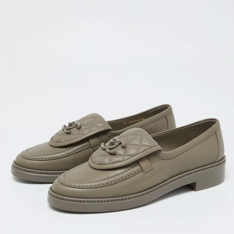 Pre Owned Chanel Grey Quilted Leather CC Turnlock Loafers Size 37.5
