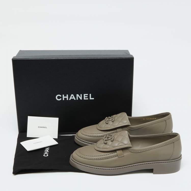 Pre Owned Chanel Grey Quilted Leather CC Turnlock Loafers Size 37.5