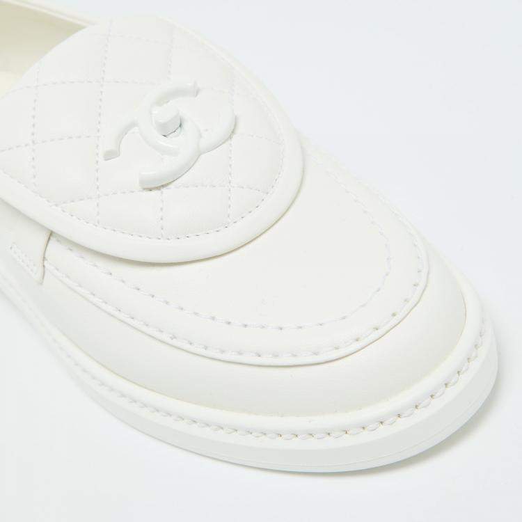 Pre Owned Chanel White Quilted Leather CC Turnlock Loafers Size 37.5
