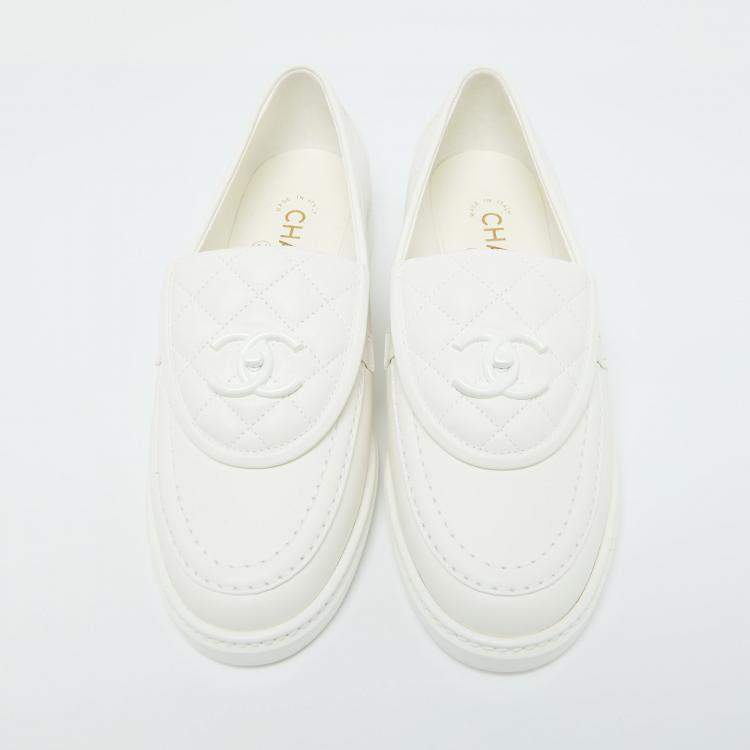 Pre Owned Chanel White Quilted Leather CC Turnlock Loafers Size 37.5