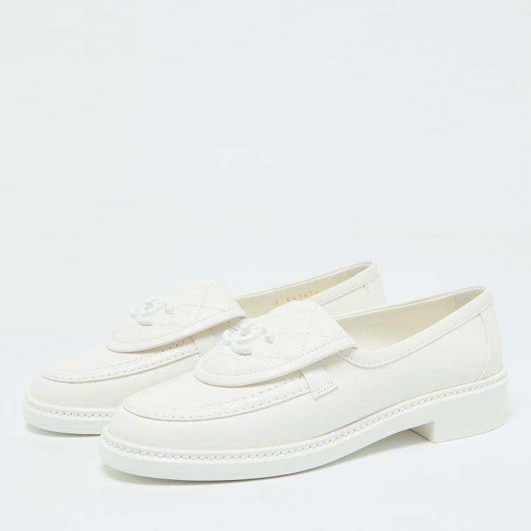 Pre Owned Chanel White Quilted Leather CC Turnlock Loafers Size 37.5