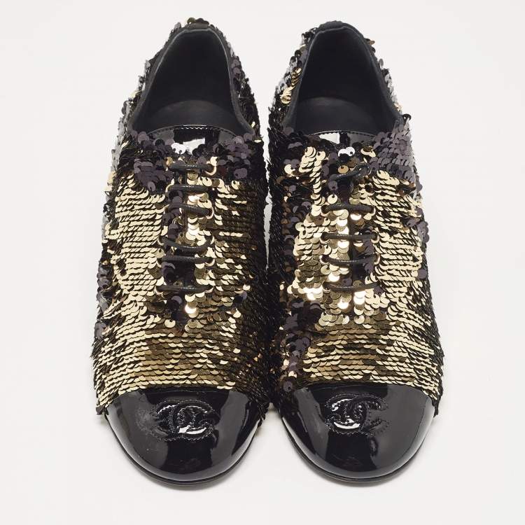 Pre Owned Chanel Gold/Black Sequins and Patent Leather CC Cap Toe Oxfords Size 38