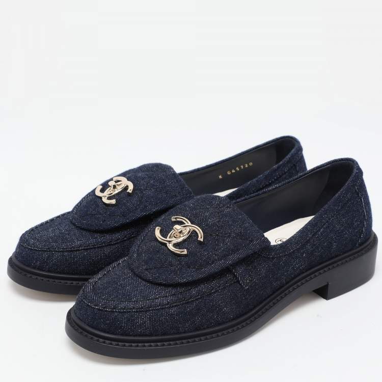 CHANEL ココマーク　ネイビーブルーデニム　ミュール36サイズ Chanel Navy Blue Denim CC Turnlock Loafers Size 36 Chanel | TLC