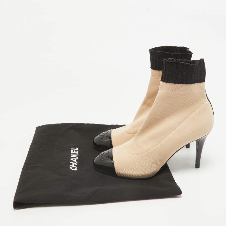 Pre Owned Chanel Beige/Black Knit Fabric and Patent Cap Toe CC Ankle Booties Size 39