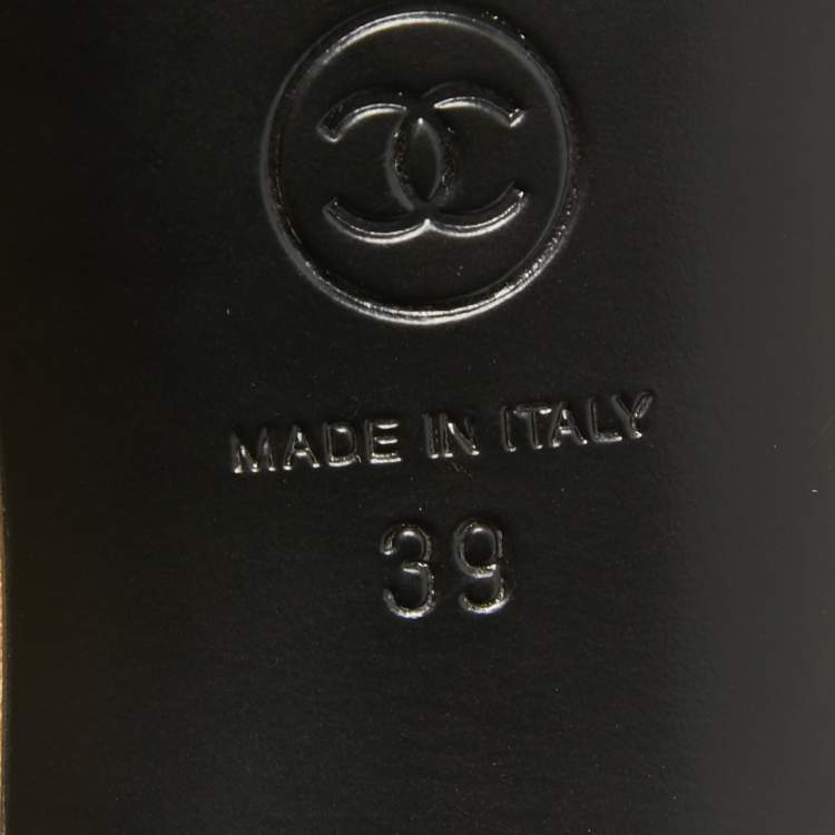 Pre Owned Chanel Beige/Black Knit Fabric and Patent Cap Toe CC Ankle Booties Size 39