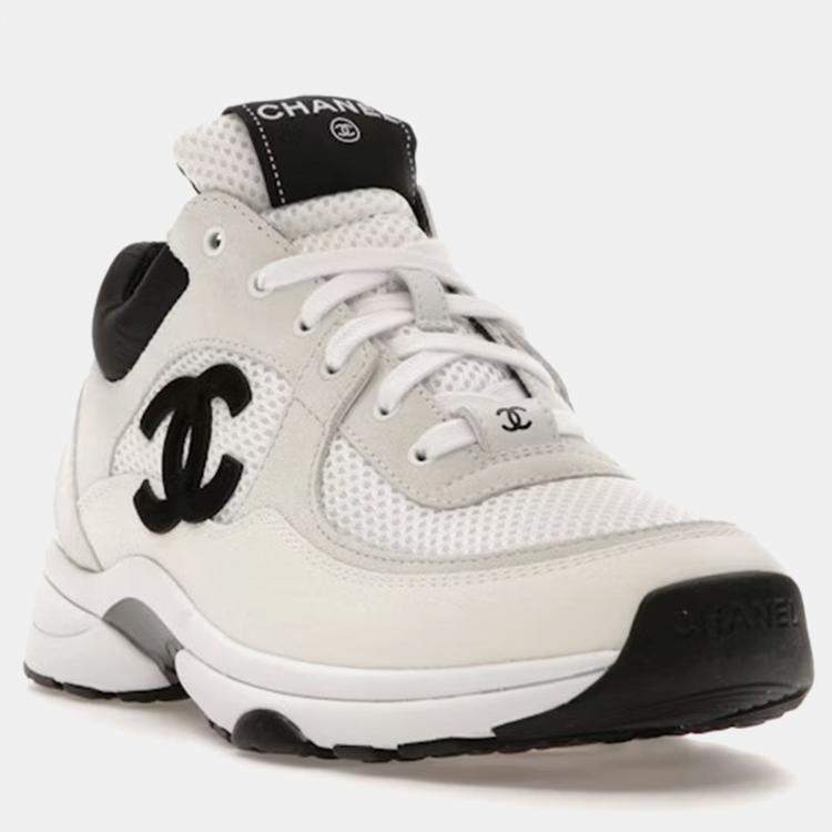 CHANEL★【大人気で嬉しい入手】ブルースウェードエスパ３８ Chanel 22S Men Blue Suede White CC Logo Low Top Lace Up