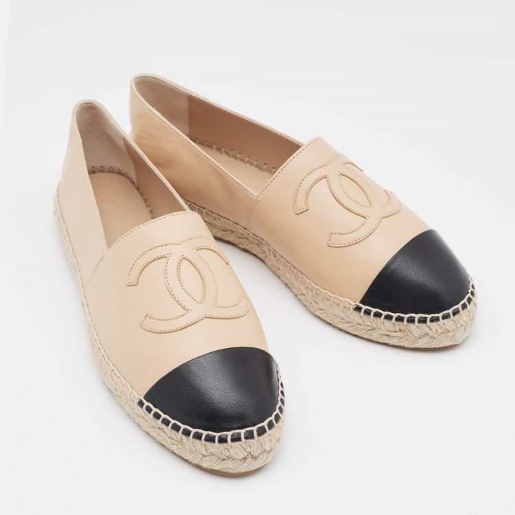 Pre Owned Chanel Beige/Black Leather CC Cap Toe Espadrille Flats Size 39