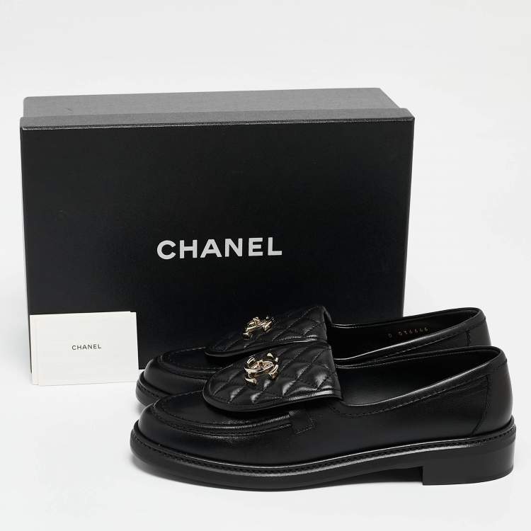 Pre Owned Chanel Black Quilted Leather CC Turnlock Loafers Size 39.5