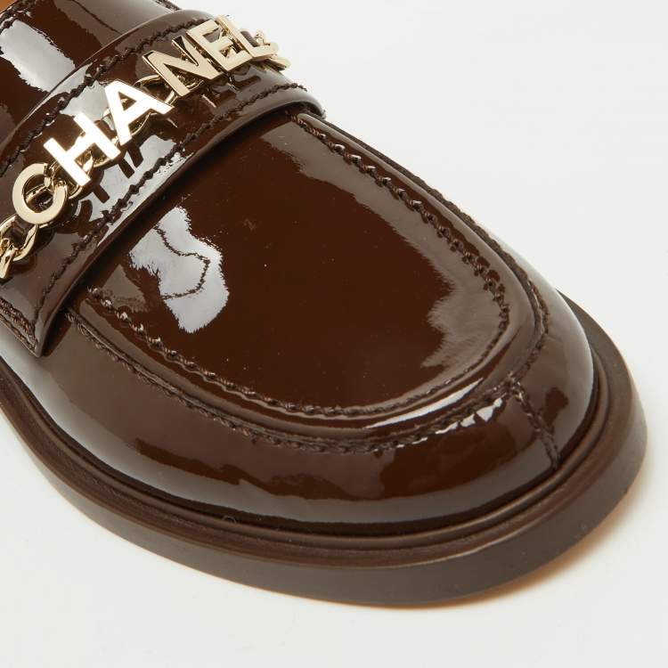 Pre Owned Chanel Brown Patent Leather Interlocking CC Logo Slip On Loafers Size 38.5