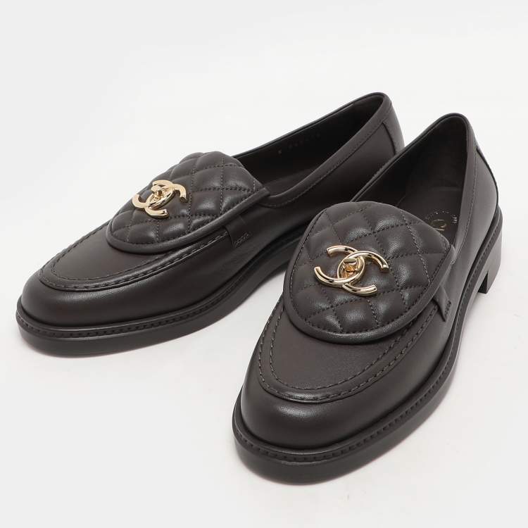 Pre Owned Chanel Etoupe Grey Quilted Leather CC Turnlock Loafers Size 39