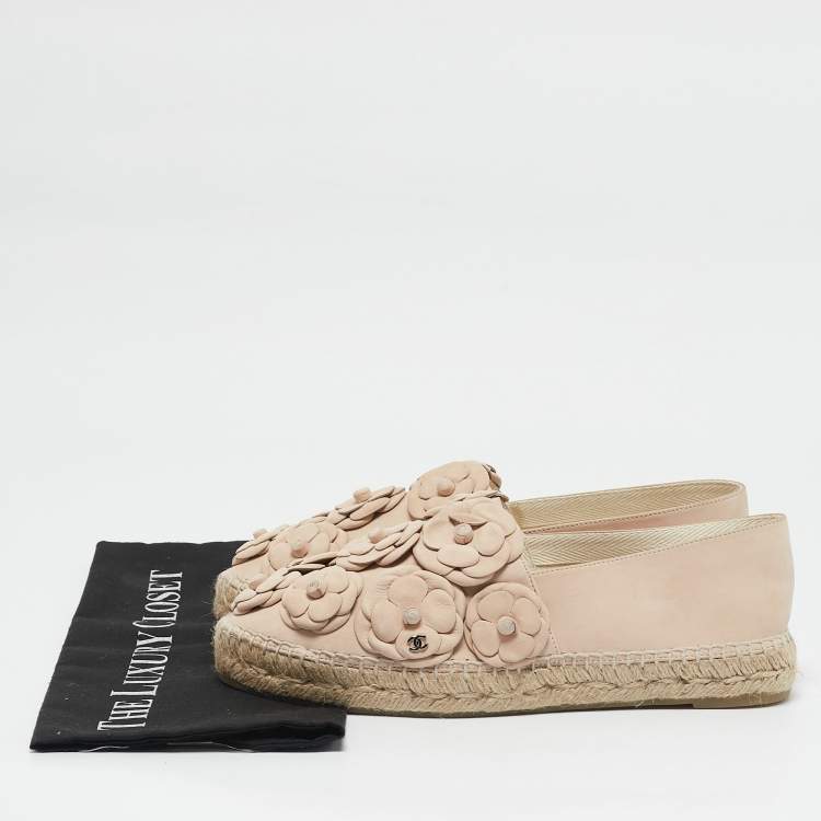 Pre Owned Chanel Light Beige Nubuck Leather CC Camellia Espadrille Flats Size 41