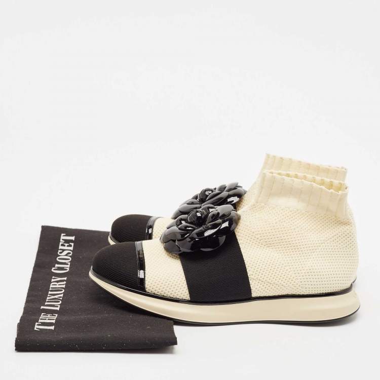 Pre Owned Chanel Cream/Black Knit Fabric Camelia Sneakers Size 39.5 