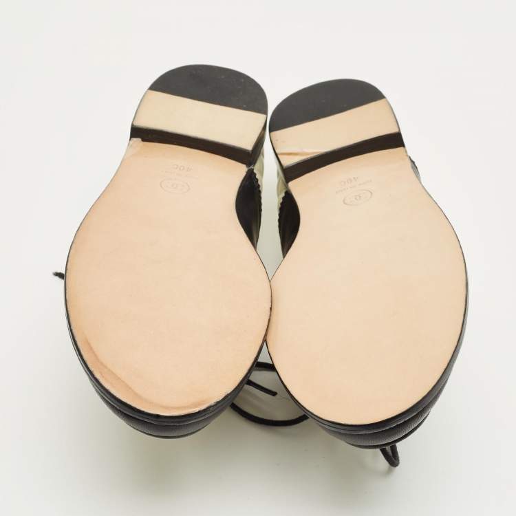 مملوكة مسبقًا Chanel White/Black Quilted Leather CC Hamburg Lace Up Derby Size 40