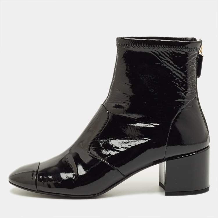 مملوكة مسبقًا Chanel CC Size 40 Black Patent Leather Ankle Length Boots