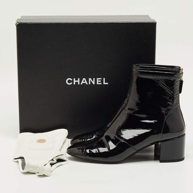 مملوكة مسبقًا Chanel CC Size 40 Black Patent Leather Ankle Length Boots