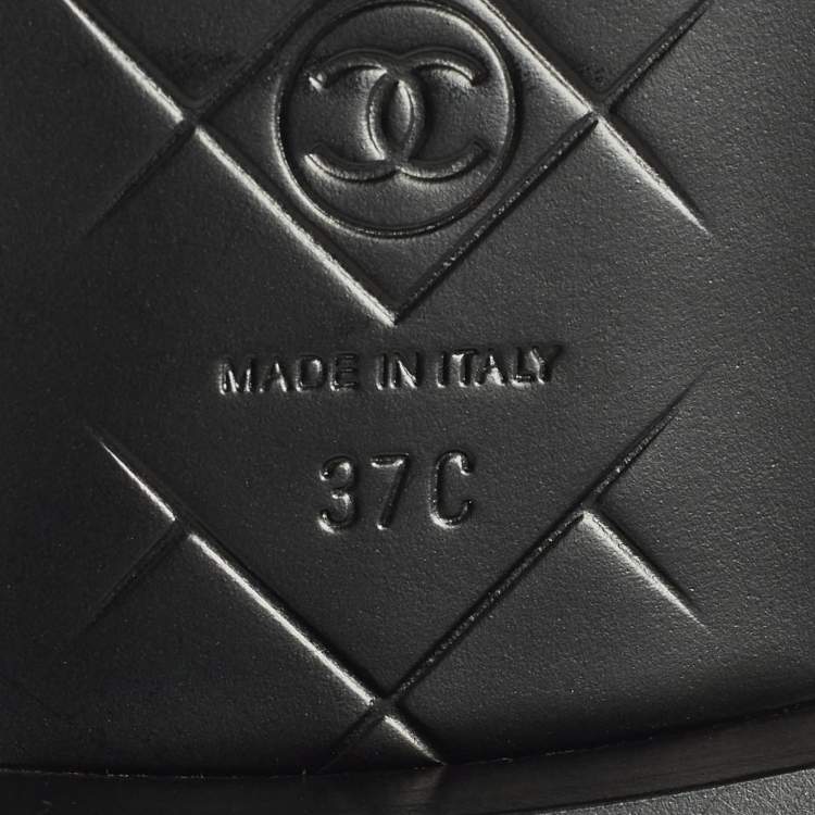 Pre Owned Chanel Size 37 Black Quilted Leather CC Turnlock Loafers