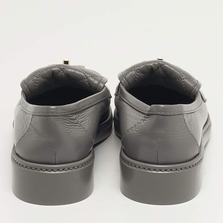 Pre Owned Chanel CC Turnlock Size 39.5 Grey Quilted Leather Loafers