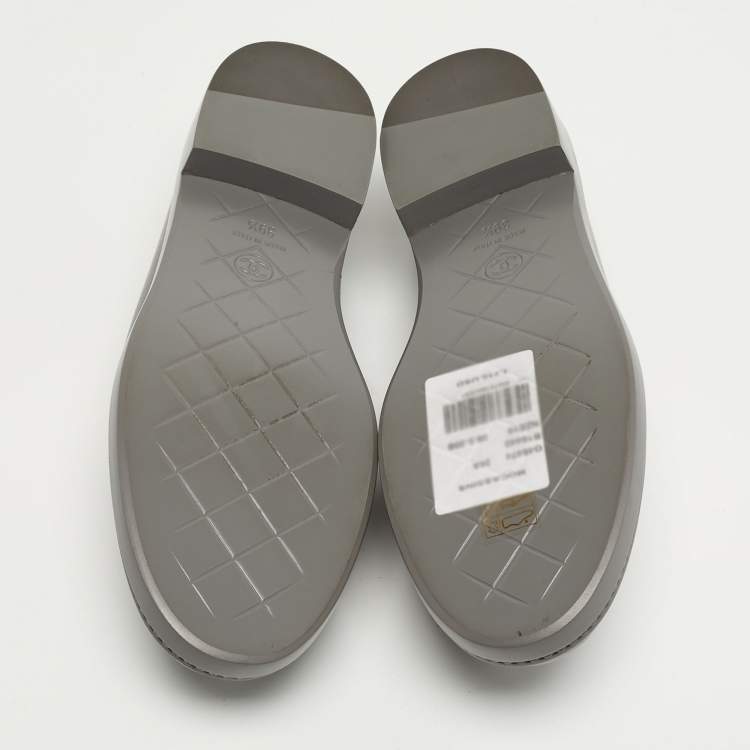 Pre Owned Chanel CC Turnlock Size 39.5 Grey Quilted Leather Loafers