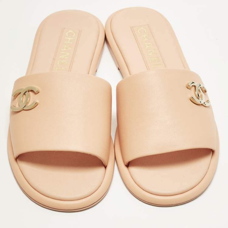 Pre Owned Chanel CC Size 38.5 Pink Leather Flat Slide
