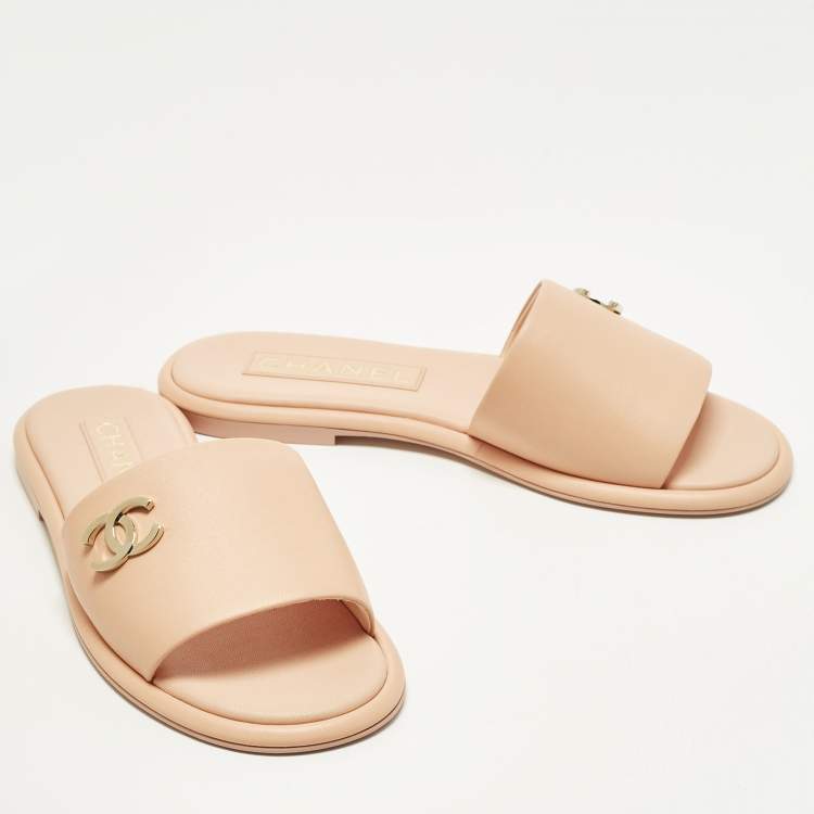 Pre Owned Chanel CC Size 38.5 Pink Leather Flat Slide
