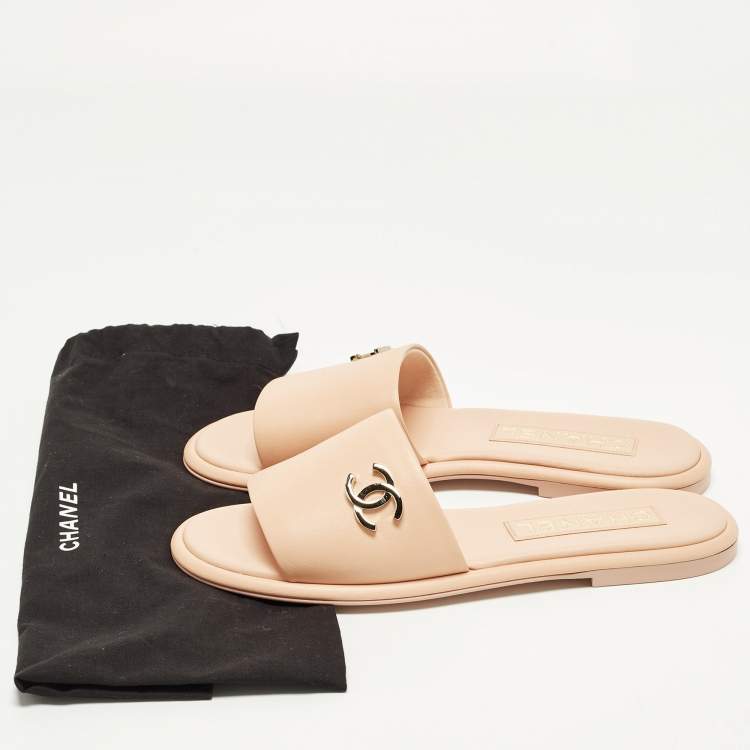 Pre Owned Chanel CC Size 38.5 Pink Leather Flat Slide