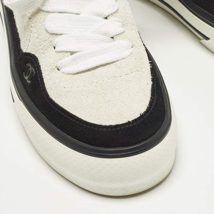 Pre Owned Chanel Coco Mark Size 37 Grey/Black Suede Lace Up Sneakers