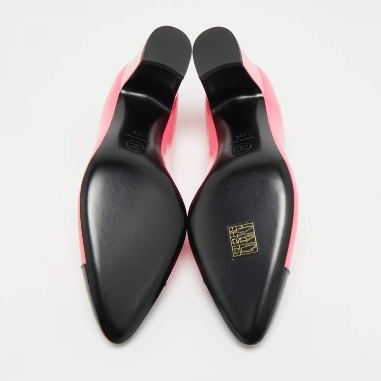 Pre Owned Chanel CC Size 40 Pink/Black Patent Leather Cap Toe Block Heel Pumps