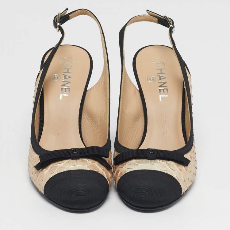 Pre Owned Chanel CC Size 39 Beige/Black Snakeskin and Fabric Bow Cap Toe Slingback Pumps