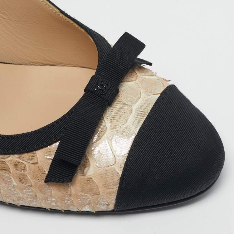 Pre Owned Chanel CC Size 39 Beige/Black Snakeskin and Fabric Bow Cap Toe Slingback Pumps