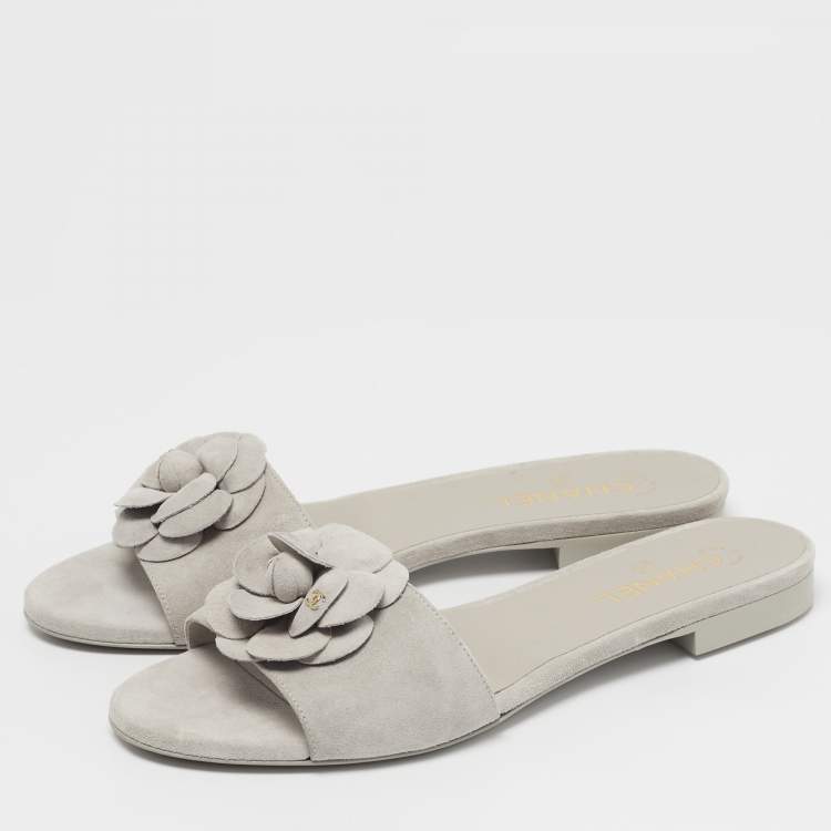 Pre Owned Chanel Size 42 Light Grey Suede CC Camellia Flat Slide Sandals