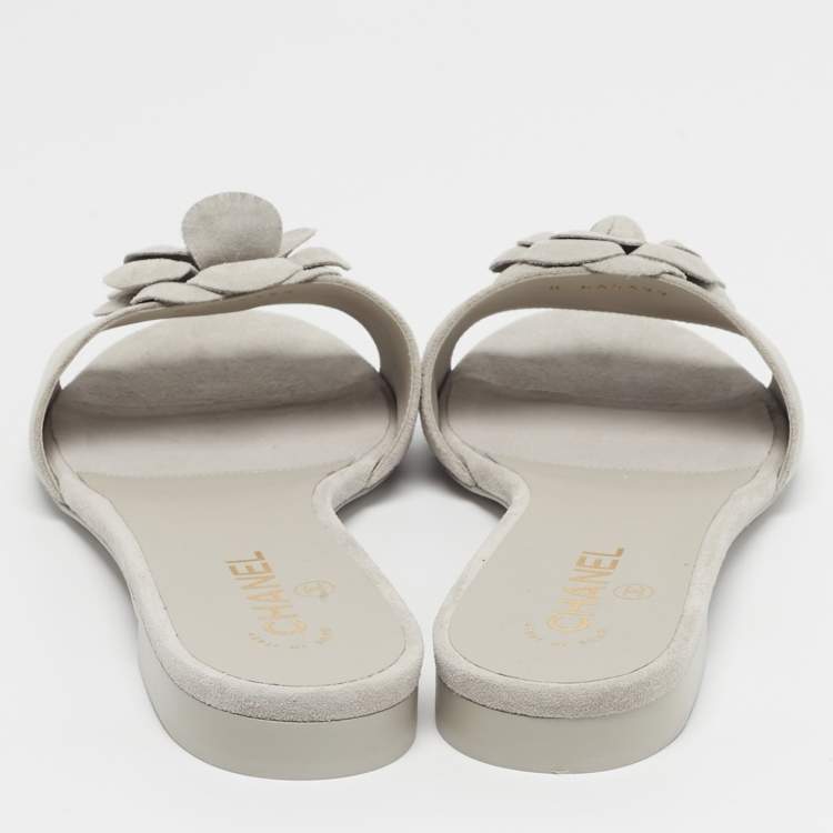 Pre Owned Chanel Size 42 Light Grey Suede CC Camellia Flat Slide Sandals