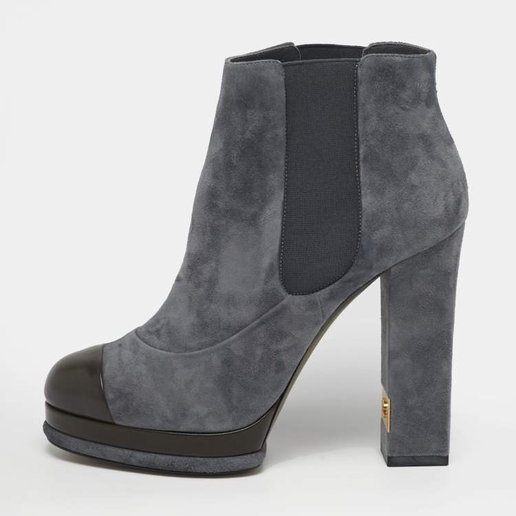 مملوكة مسبقًا Chanel Size 39.5 Grey/Green Leather and  Suede Ankle Length Boots