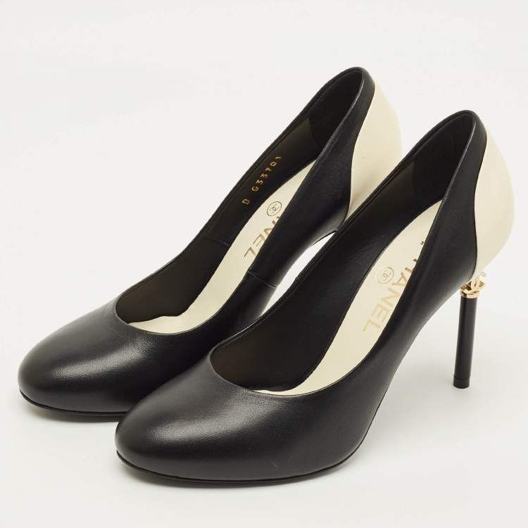 مملوكة مسبقًا حذاء كعب عالي شانيل سي سي جلد بيج/أسود مقدمة مستديرة مقاس 38