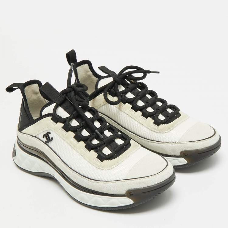 Pre Owned Chanel CC Size 40 White/Grey Fabric and Suede Low Top Sneakers