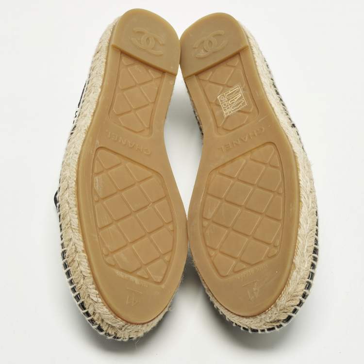 Pre Owned Chanel CC Interlocking Size 41 Black Patent and Fabric Pearls Espadrille Flats
