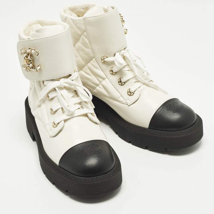Pre Owned Chanel CC Size 41 White/Black Quilted Leather Combat Boots