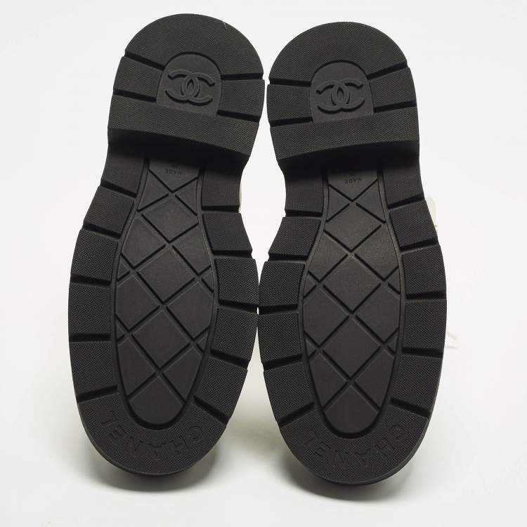 Pre Owned Chanel CC Size 41 White/Black Quilted Leather Combat Boots