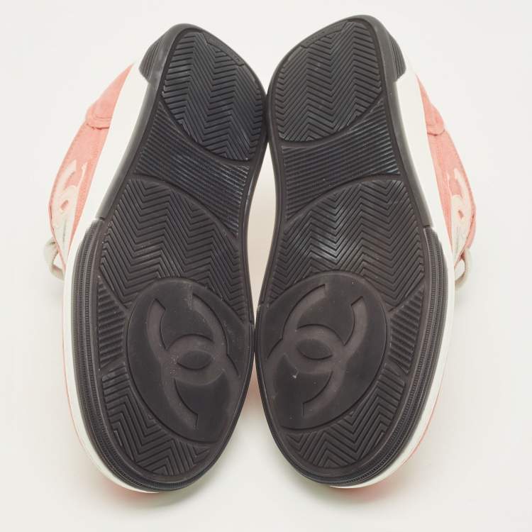 Pre Owned Chanel CC Size 39 Two Tone Suede Low Top Sneakers