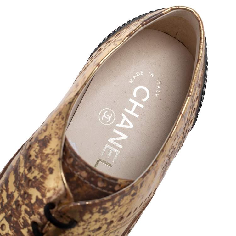 Pre Owned Chanel Metallic Gold/Black Patent Leather  Brogue Lace-Up Oxford  Size 40