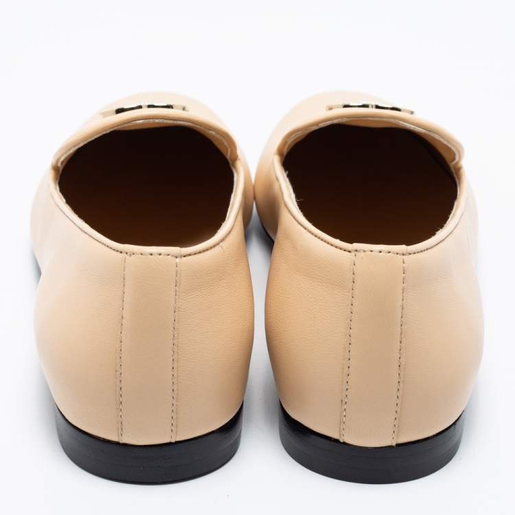 Pre Owned Chanel Beige Pearl Finish Leather CC Smoking Slippers Size 36