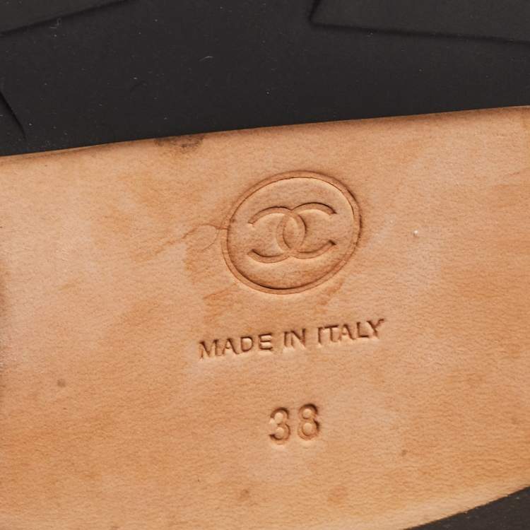 Pre Owned Chanel Black Leather Interlocking CC Logo Combat Boots Size 38