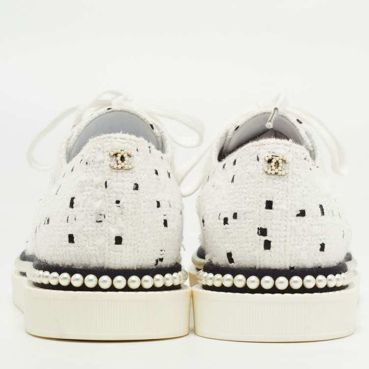 Pre Owned Chanel Monochrome Tweed and Canvas Cap Toe Faux Pearl Trim Oxfords Sneakers Size 37.5