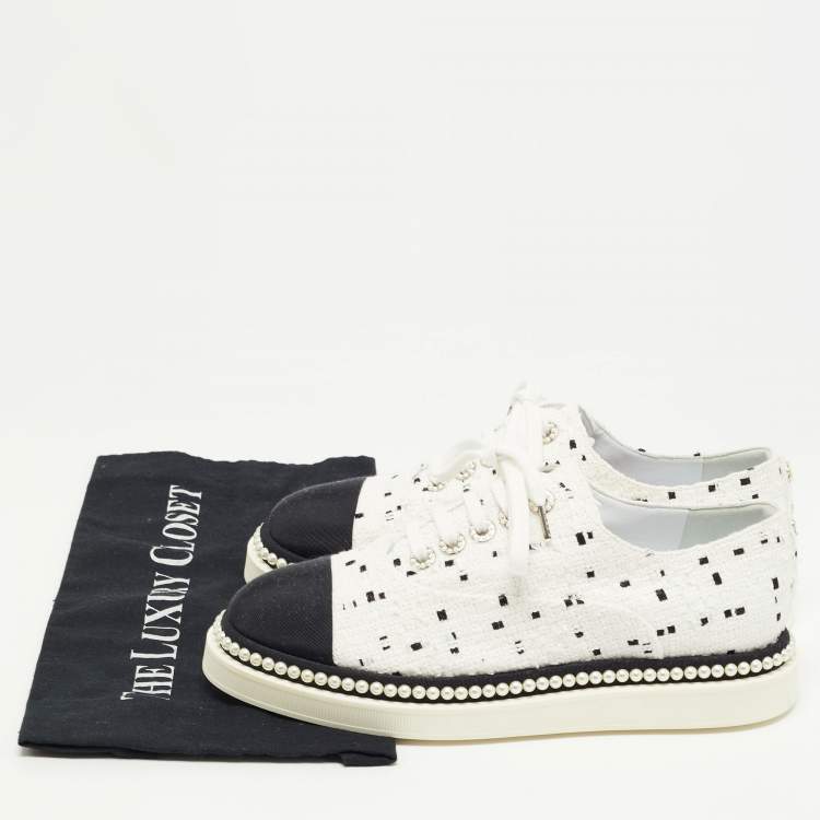 Pre Owned Chanel Monochrome Tweed and Canvas Cap Toe Faux Pearl Trim Oxfords Sneakers Size 37.5
