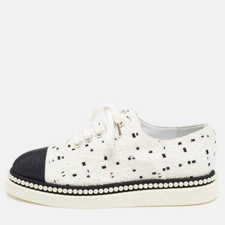 Pre Owned Chanel Monochrome Tweed and Canvas Cap Toe Faux Pearl Trim Oxfords Sneakers Size 37.5
